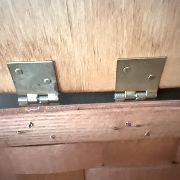 Peterboro Basket Co. Picnic Basket with Lid 13x13x8” - Picture 6 of 13